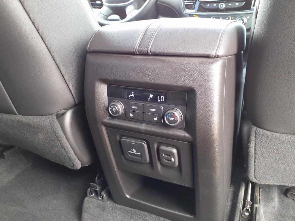 used 2023 Chevrolet Traverse car, priced at $33,600