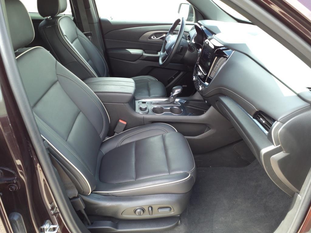 used 2023 Chevrolet Traverse car, priced at $33,600