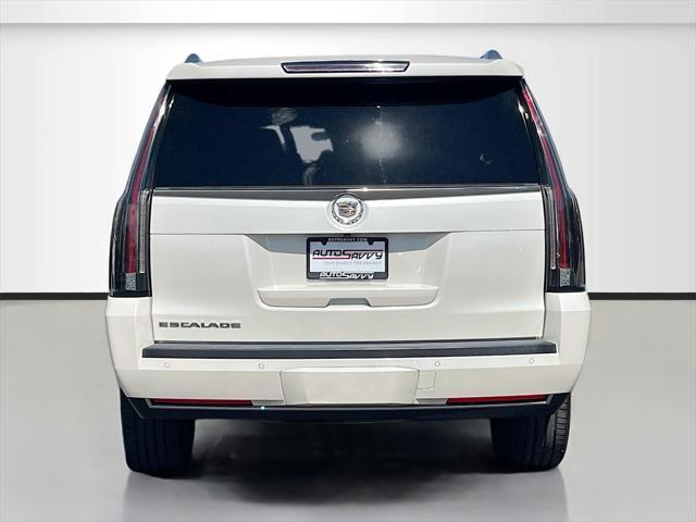 used 2015 Cadillac Escalade ESV car, priced at $16,700