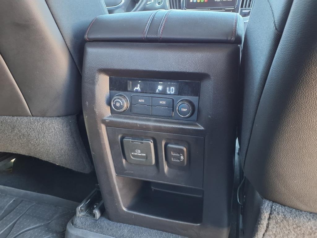 used 2022 Chevrolet Traverse car, priced at $28,000