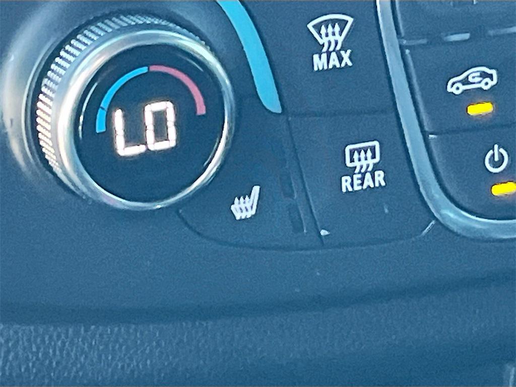 used 2023 Chevrolet Traverse car, priced at $28,200