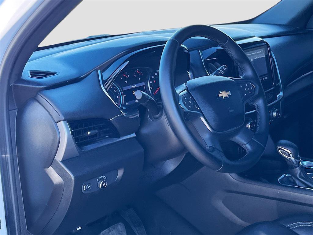 used 2023 Chevrolet Traverse car, priced at $28,200