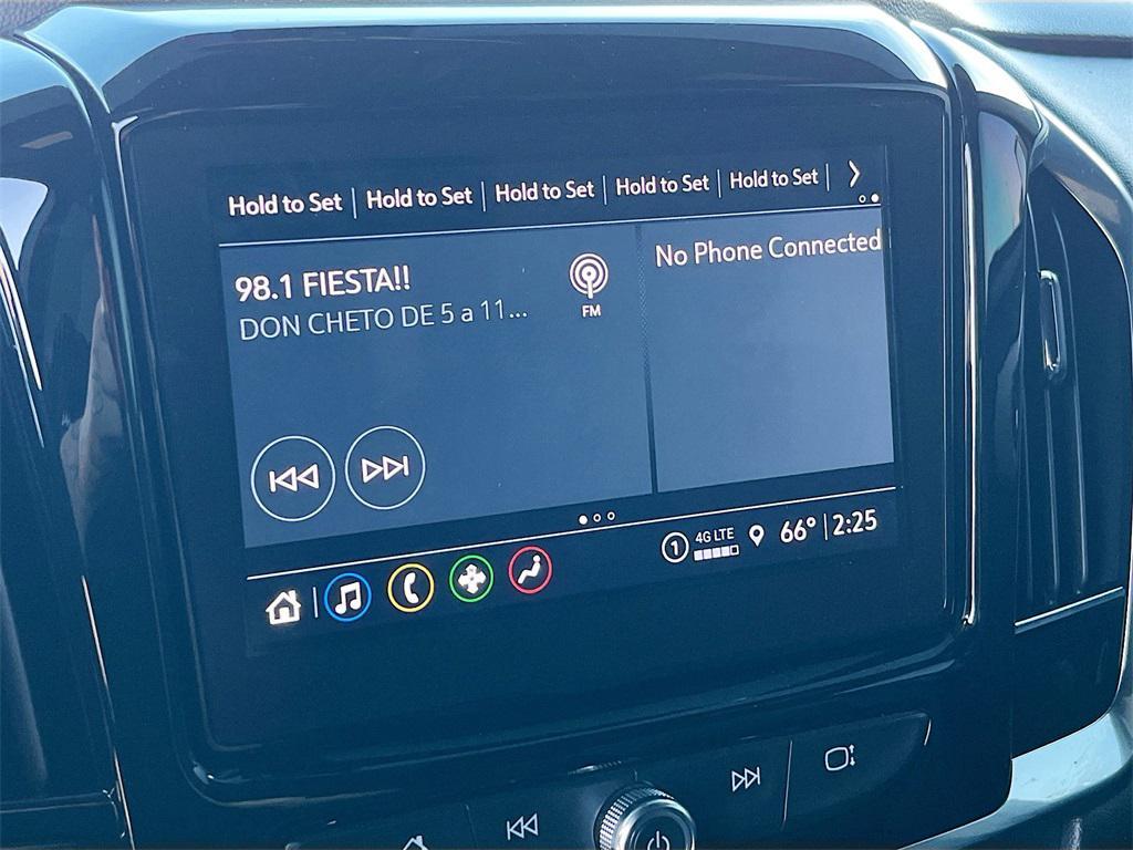 used 2023 Chevrolet Traverse car, priced at $28,200