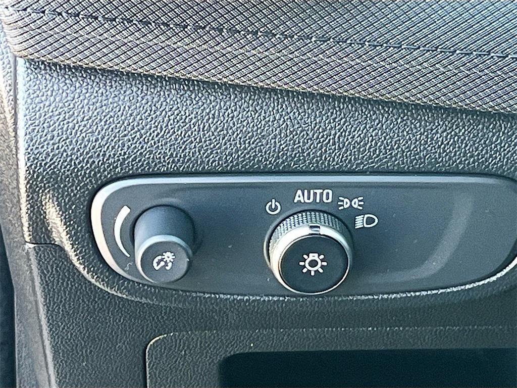 used 2025 Chevrolet TrailBlazer car, priced at $18,800