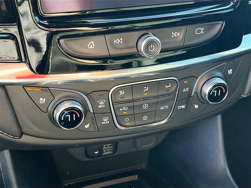 used 2023 Chevrolet Traverse car, priced at $30,000