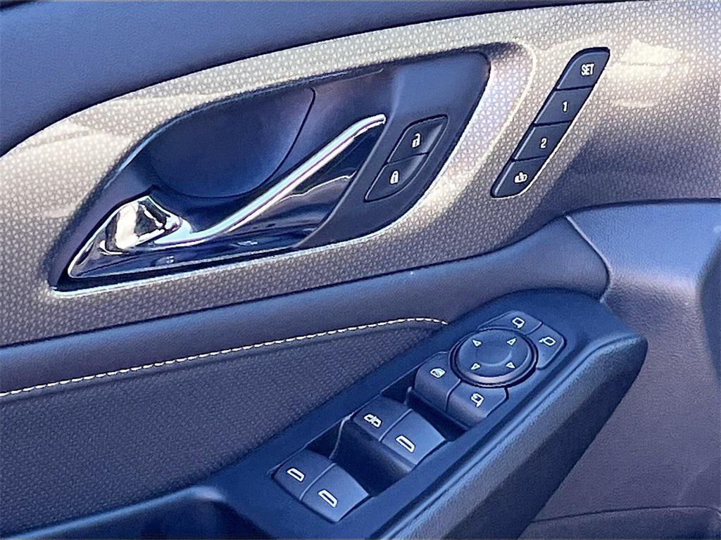 used 2023 Chevrolet Traverse car, priced at $30,000