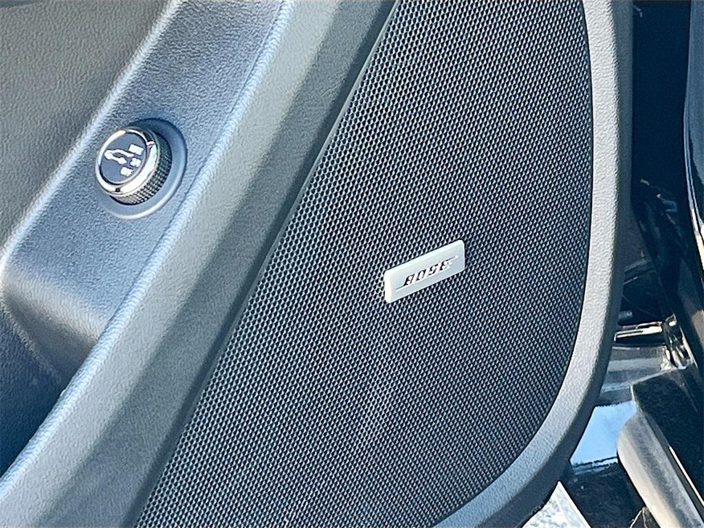 used 2023 Chevrolet Traverse car, priced at $30,000