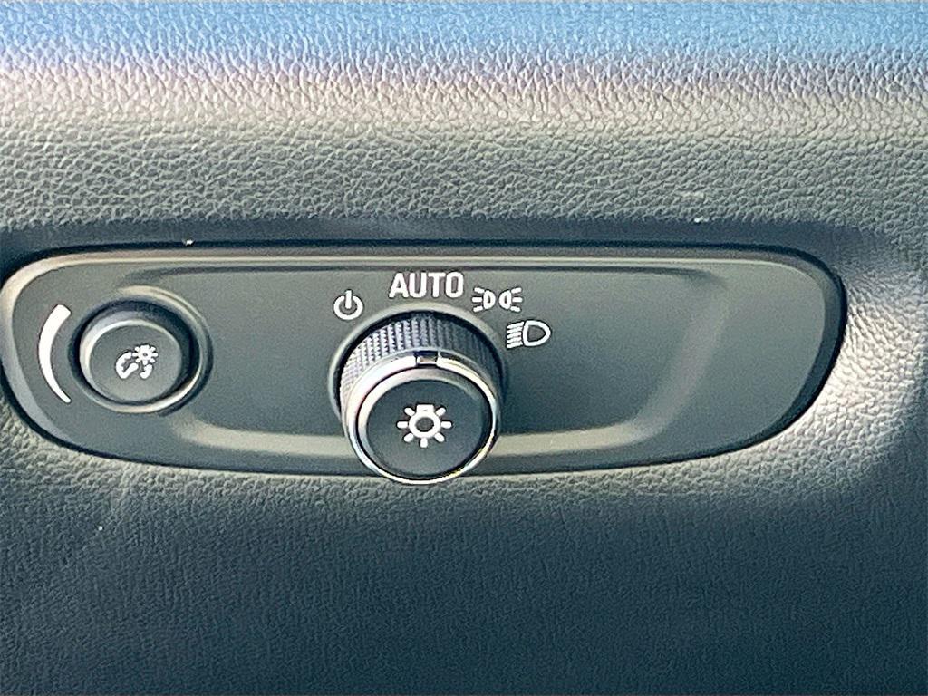 used 2023 Chevrolet Traverse car, priced at $30,000