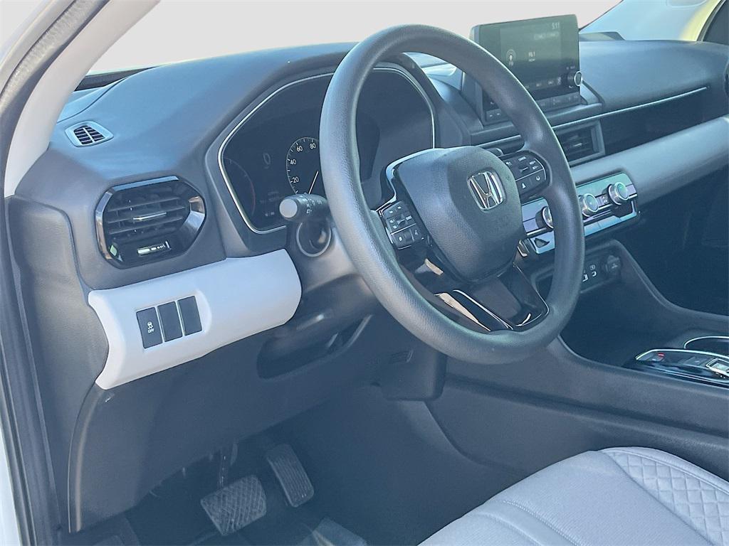 used 2024 Honda Pilot car, priced at $28,000