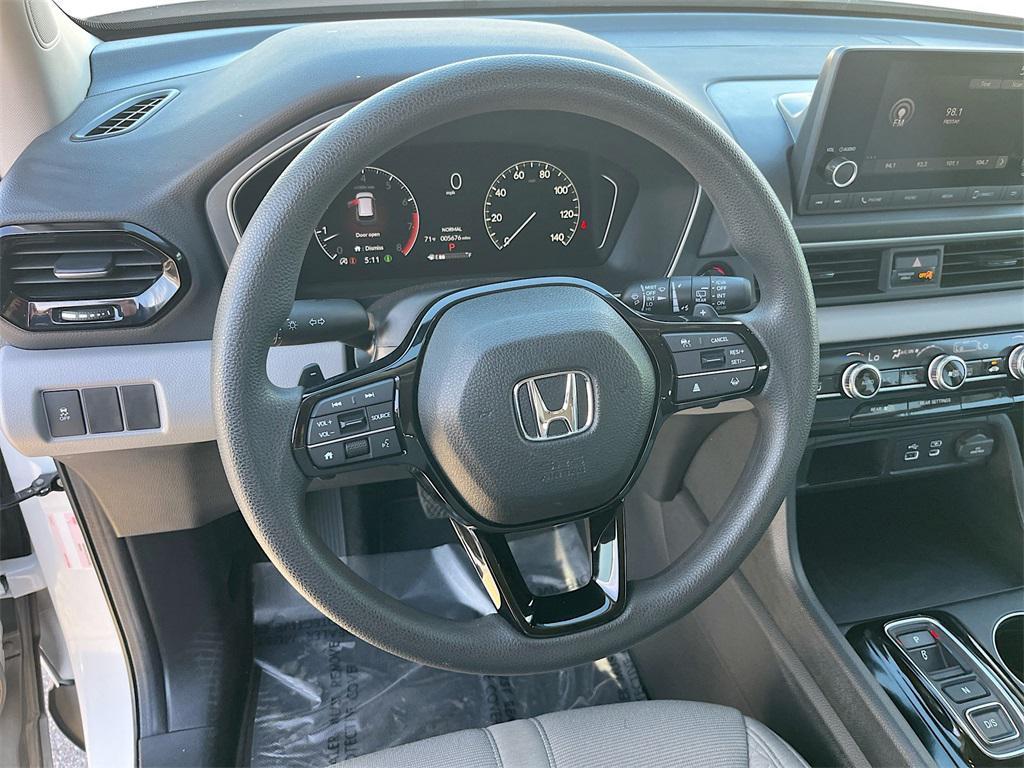 used 2024 Honda Pilot car, priced at $28,000