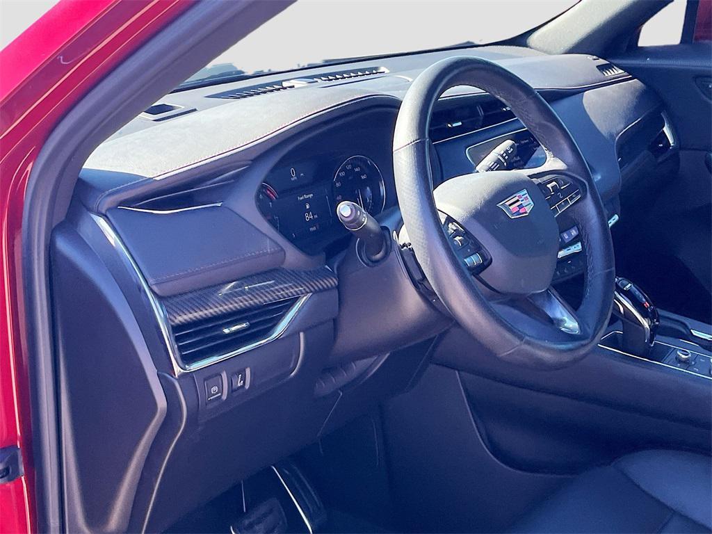used 2023 Cadillac XT4 car, priced at $27,100