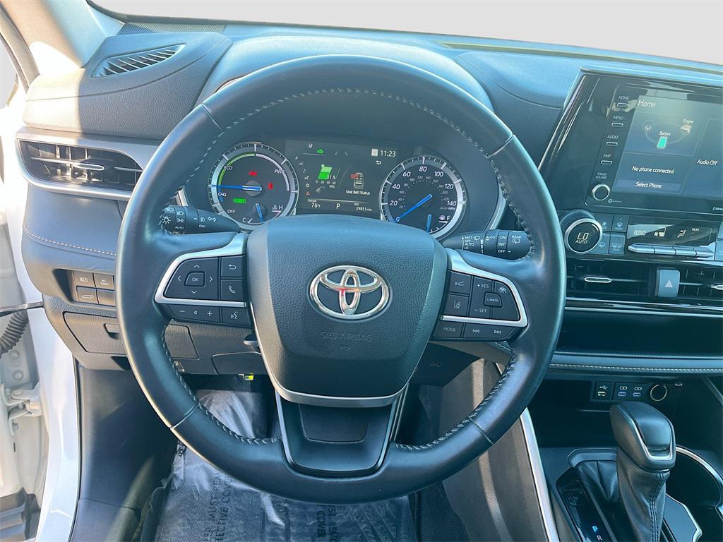 used 2022 Toyota Highlander Hybrid car, priced at $31,300