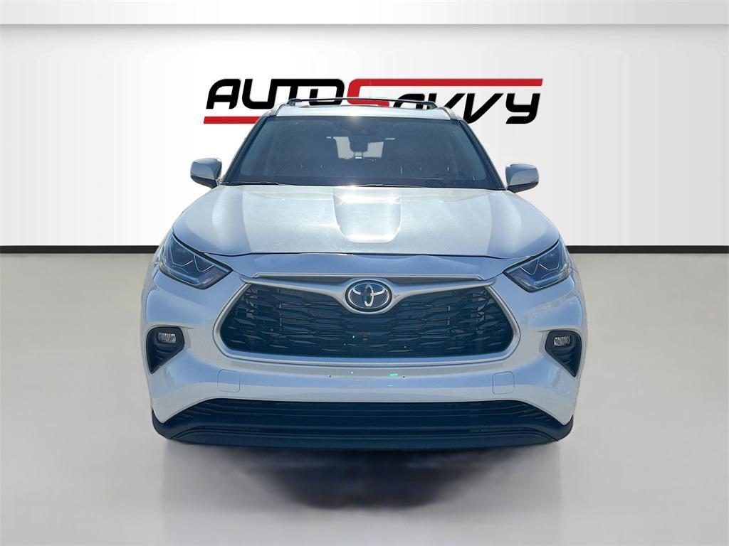 used 2022 Toyota Highlander Hybrid car, priced at $31,300