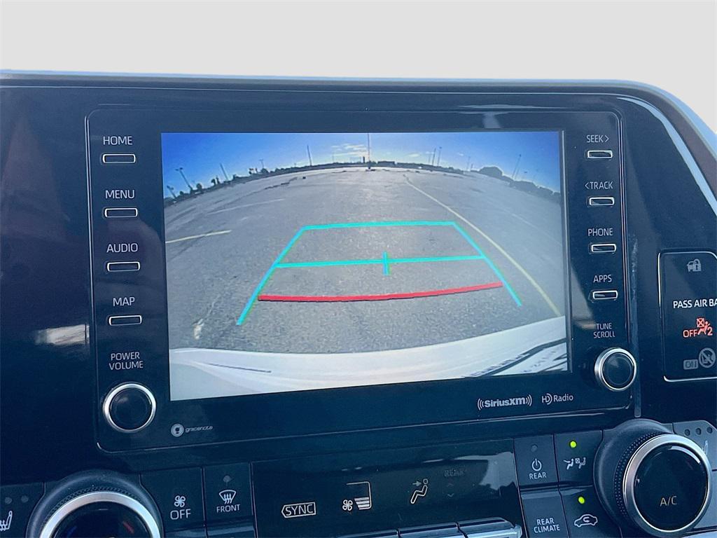 used 2022 Toyota Highlander Hybrid car, priced at $31,300