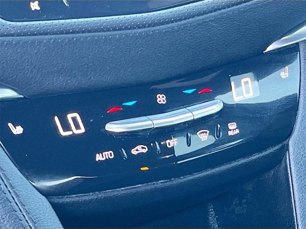 used 2024 Cadillac XT5 car, priced at $32,000