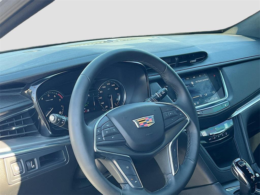 used 2024 Cadillac XT5 car, priced at $32,000