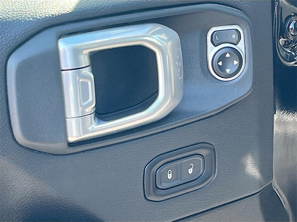 used 2021 Jeep Wrangler Unlimited car, priced at $28,200