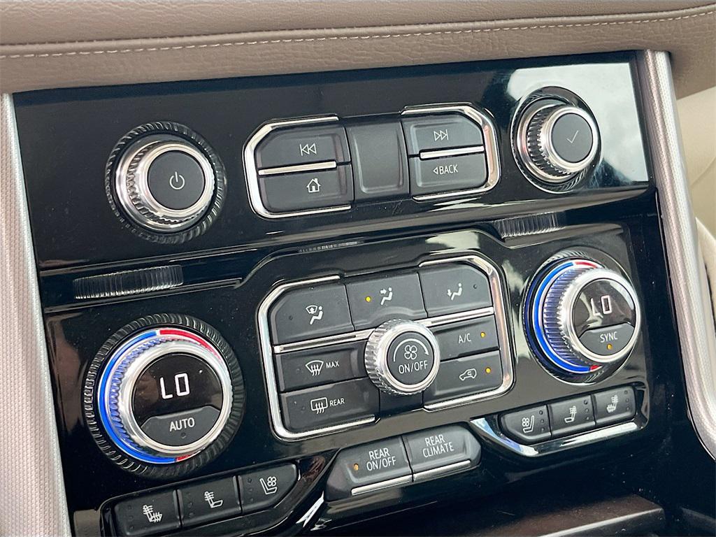 used 2022 GMC Yukon XL car, priced at $52,200