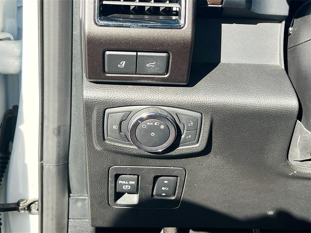 used 2021 Ford Expedition car, priced at $40,400