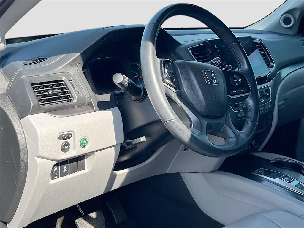 used 2022 Honda Pilot car, priced at $25,900