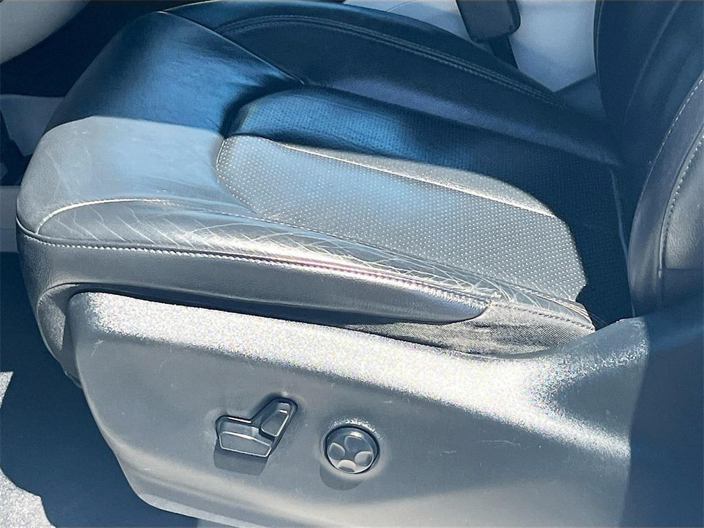 used 2018 Chrysler Pacifica car, priced at $15,000