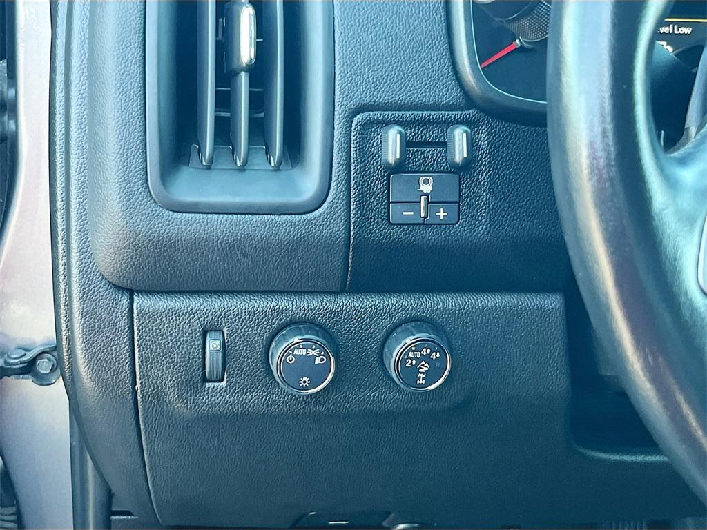 used 2022 Chevrolet Colorado car, priced at $30,400
