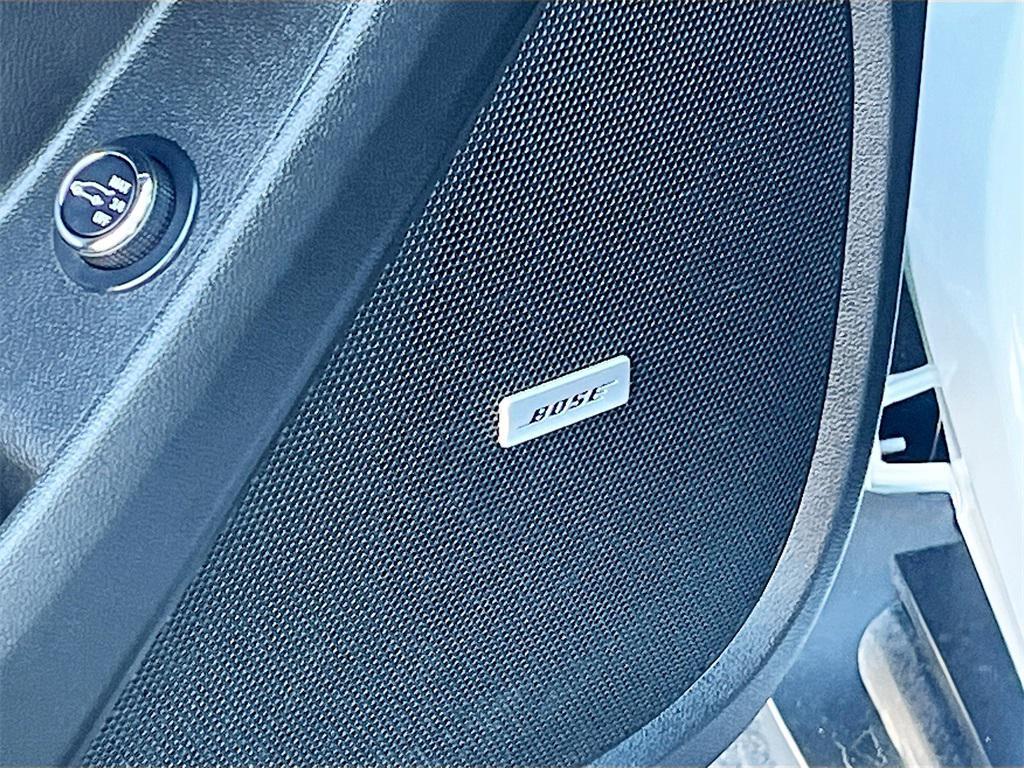 used 2023 Chevrolet Traverse car, priced at $29,300