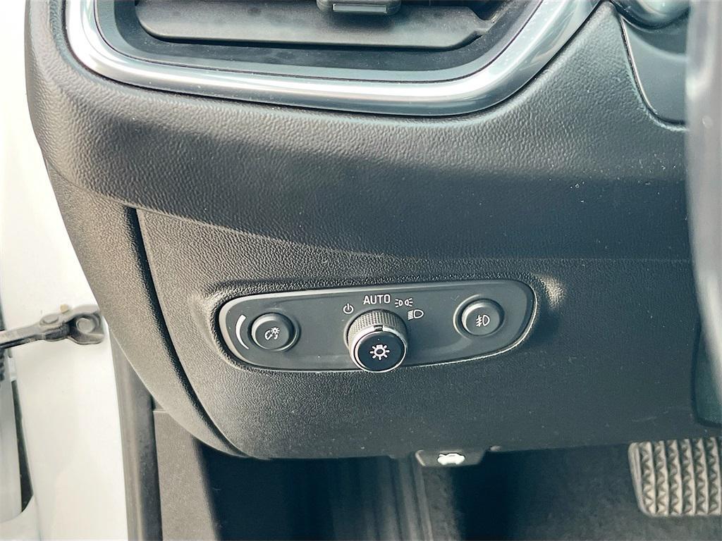 used 2020 Chevrolet Equinox car, priced at $17,000