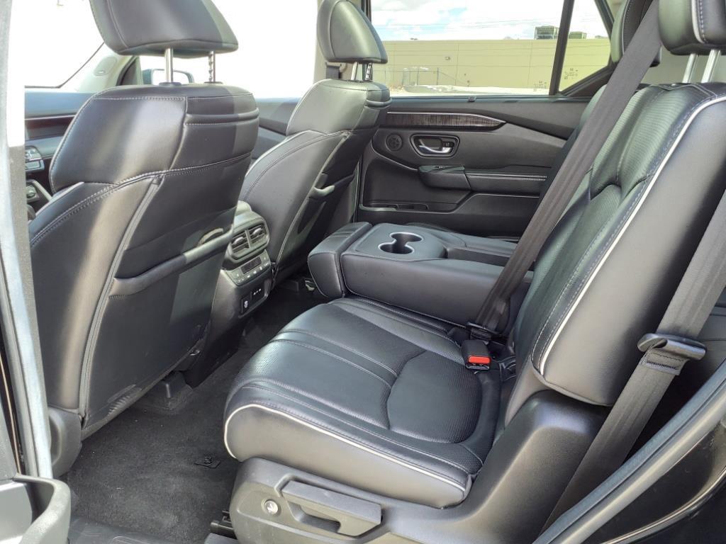 used 2025 Honda Pilot car, priced at $40,600