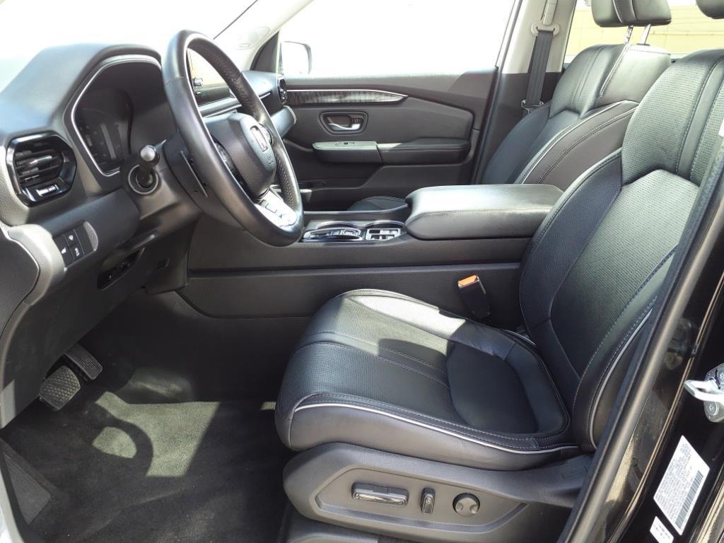 used 2025 Honda Pilot car, priced at $40,600