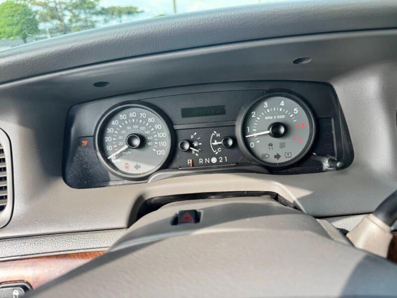 used 2006 Mercury Grand Marquis car, priced at $4,999