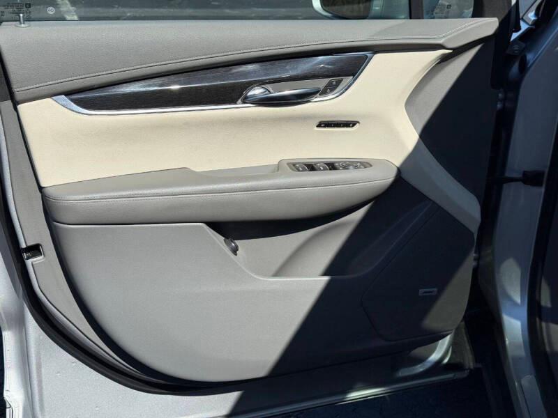 used 2020 Cadillac XT6 car, priced at $39,995