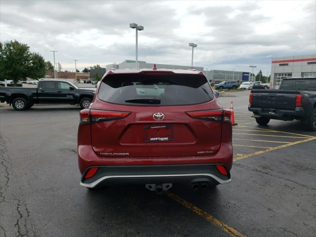 used 2022 Toyota Highlander car, priced at $42,916