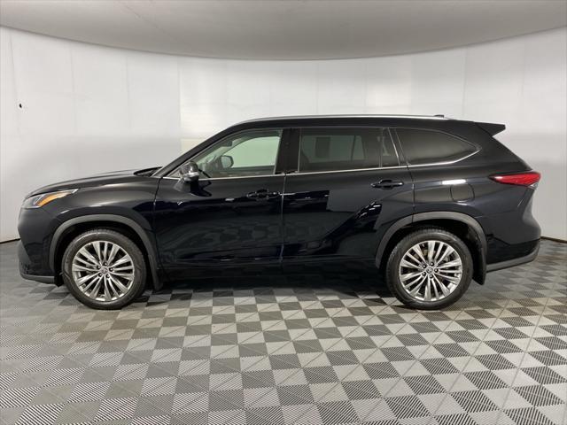 used 2021 Toyota Highlander car, priced at $39,432