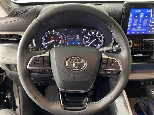 used 2021 Toyota Highlander car, priced at $39,432