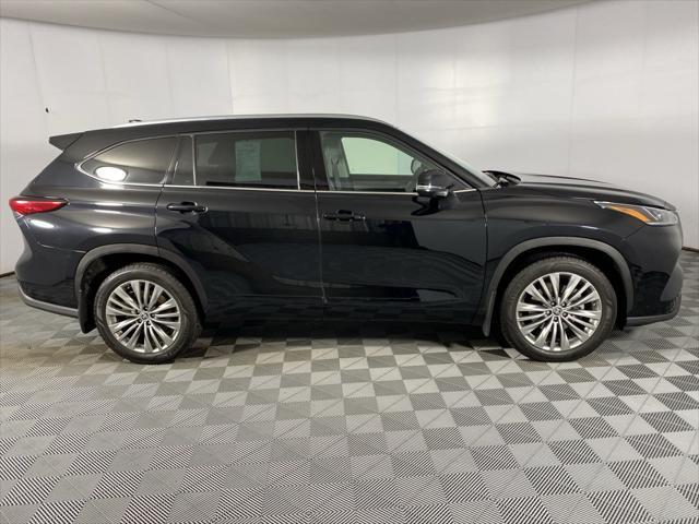 used 2021 Toyota Highlander car, priced at $39,432