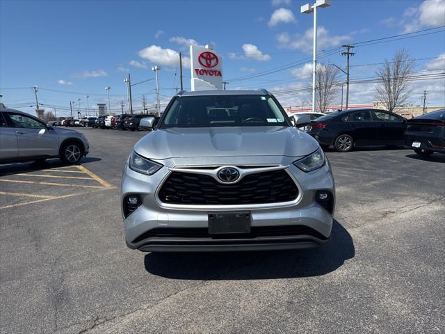 used 2021 Toyota Highlander car, priced at $35,546