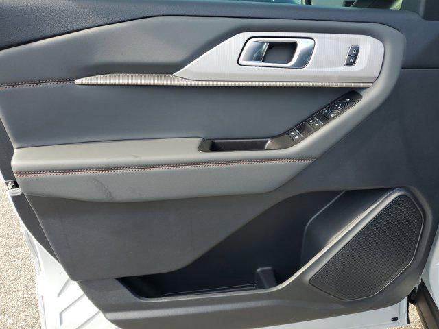 new 2025 Ford Explorer car, priced at $40,842