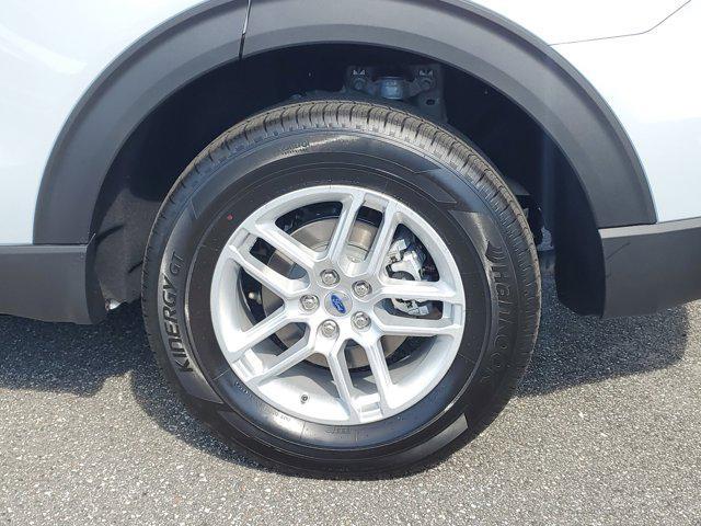 new 2025 Ford Explorer car, priced at $40,842