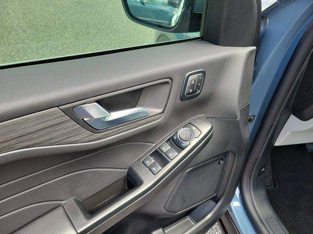 new 2025 Ford Escape PHEV car, priced at $36,284