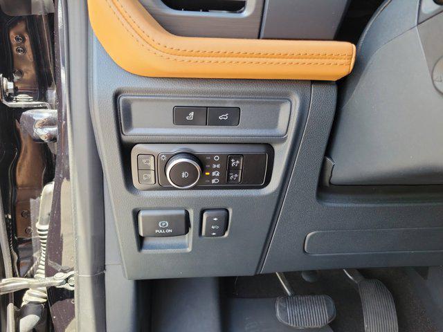 used 2023 Ford Expedition car, priced at $55,604