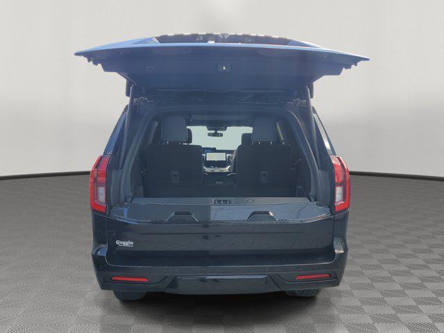 new 2025 Ford Expedition car, priced at $81,864