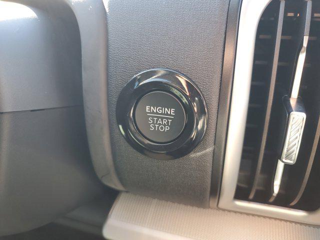 new 2025 Ford Expedition car, priced at $68,004