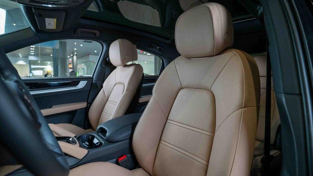 new 2025 Porsche Cayenne car, priced at $113,665