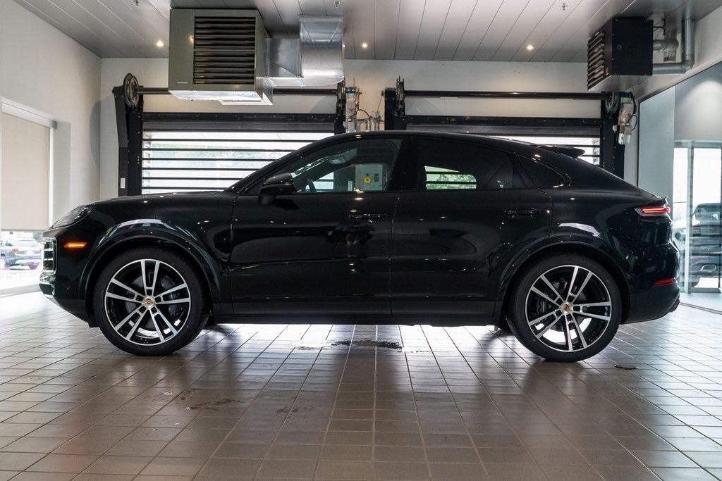 new 2025 Porsche Cayenne car, priced at $113,665