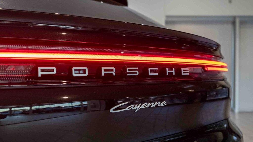 new 2025 Porsche Cayenne car, priced at $113,665