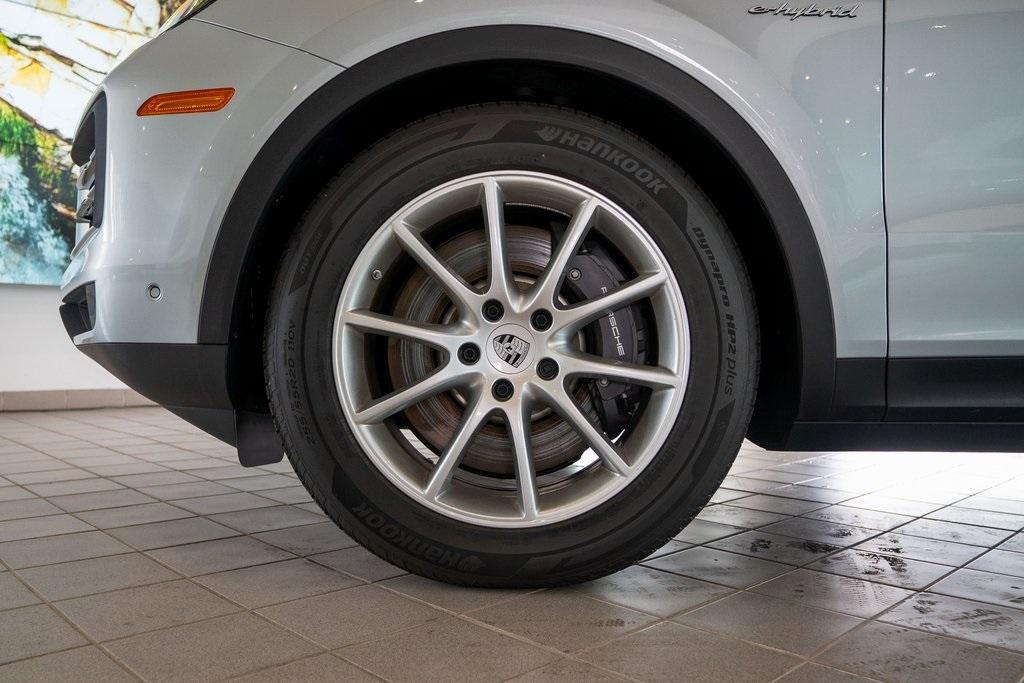 new 2025 Porsche Cayenne car, priced at $118,425