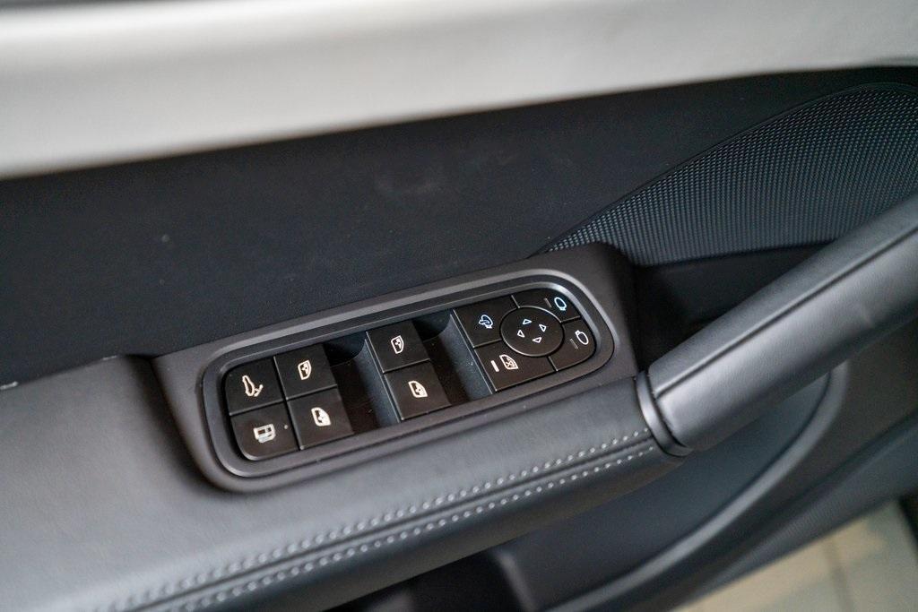 new 2025 Porsche Cayenne car, priced at $118,425