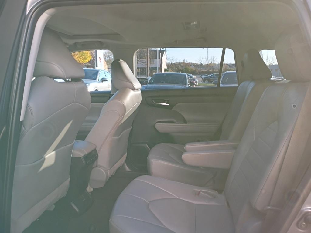used 2022 Toyota Highlander car, priced at $27,910