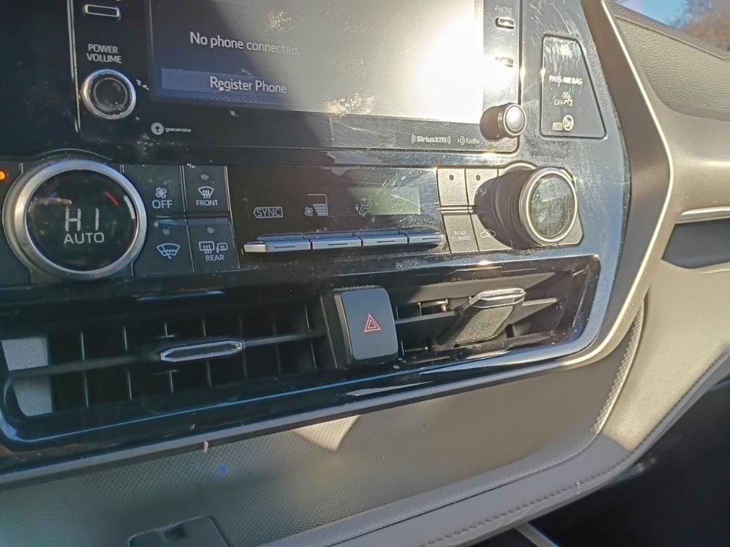 used 2022 Toyota Highlander car, priced at $27,910